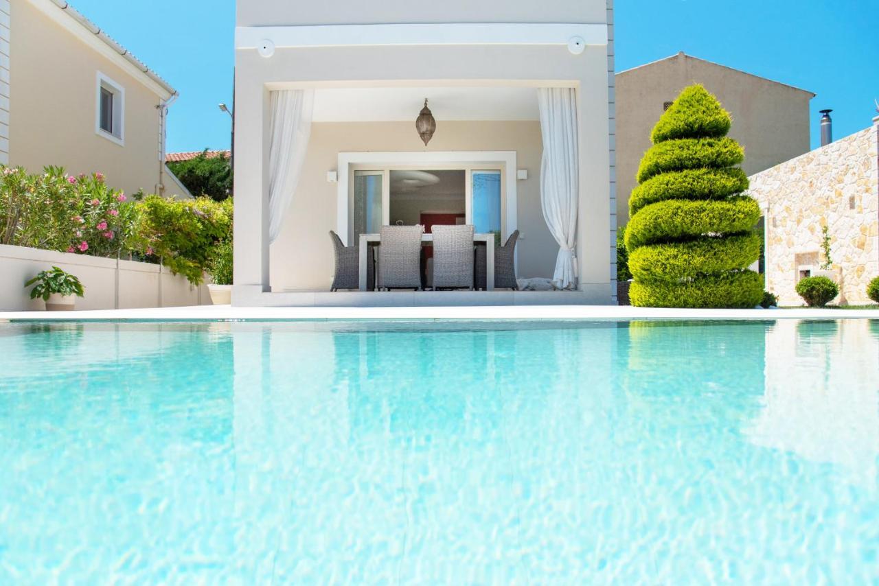 Luxury Seaside Darl Villa Acharavi (Corfu)