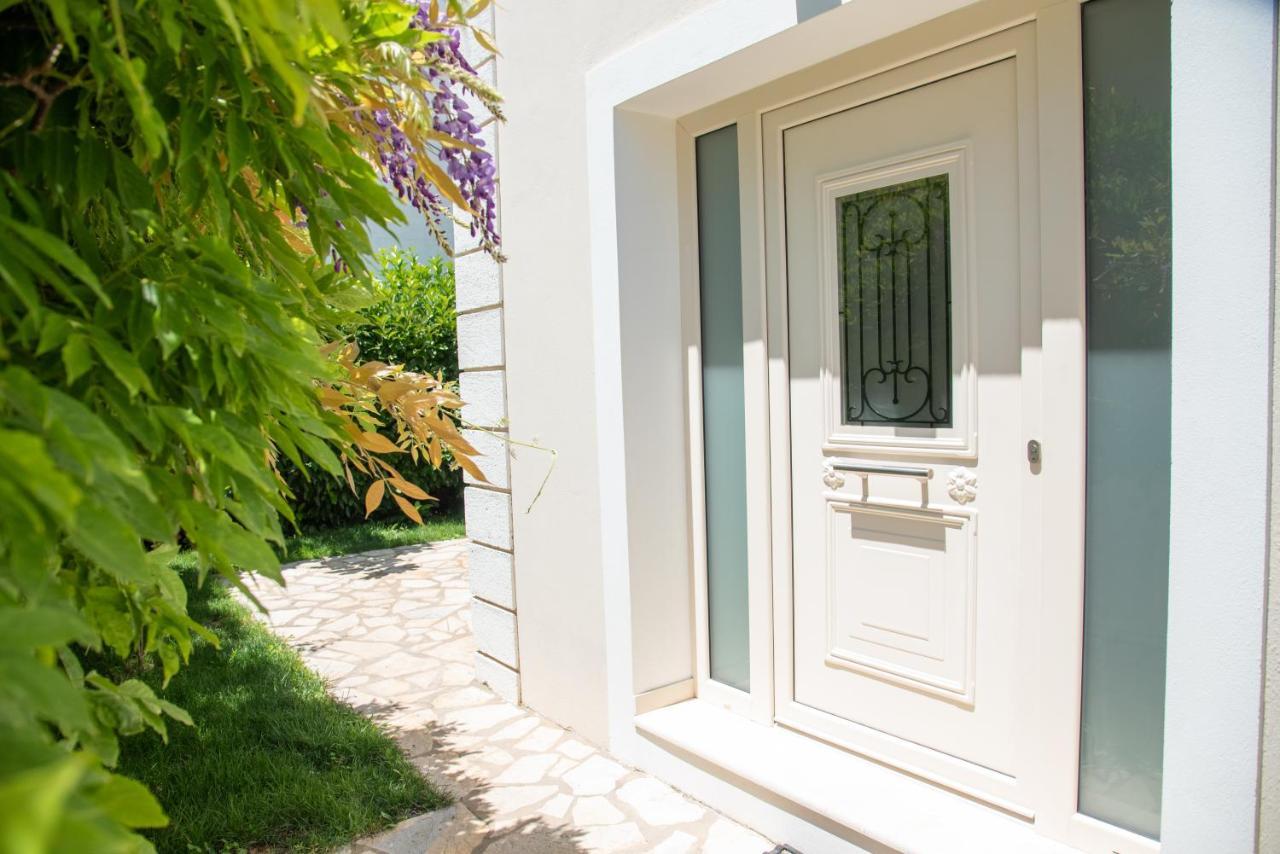 Luxury Seaside Darl Villa Acharavi (Corfu)