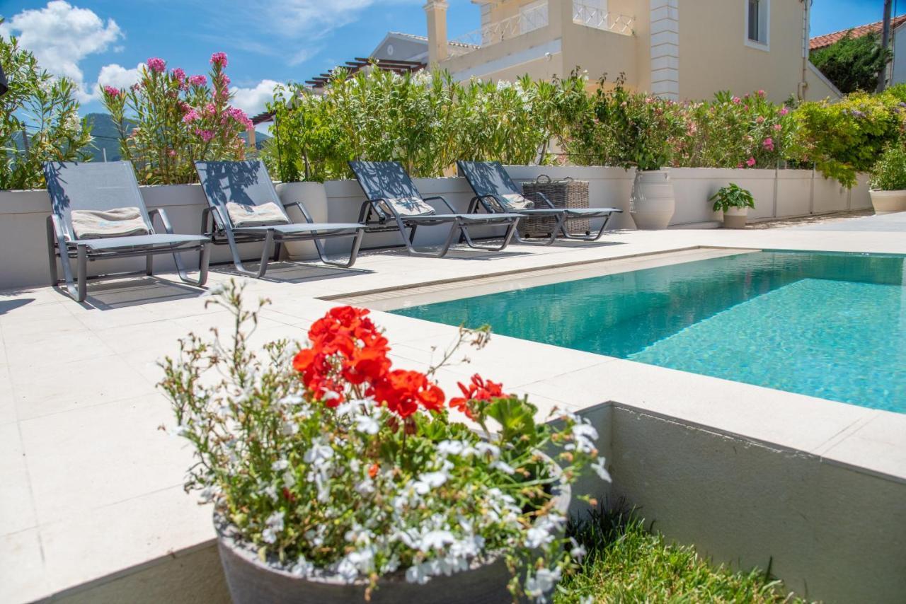 Luxury Seaside Darl Villa