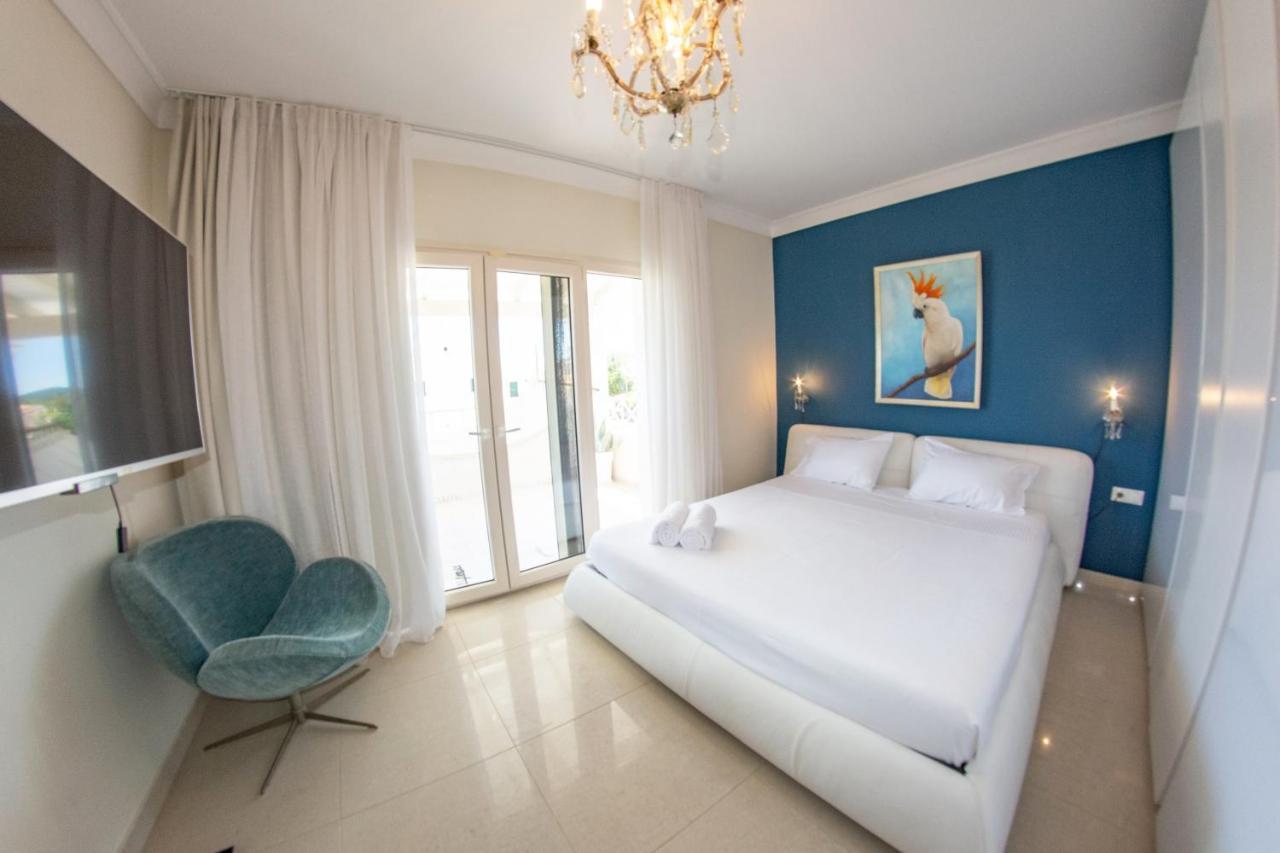 Luxury Seaside Darl Acharavi (Corfu)